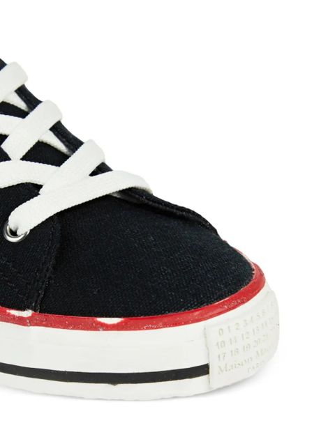 Maison Margiela logo-print sneakers - Black