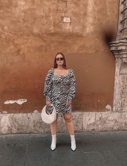 Sukienka w zebrę
