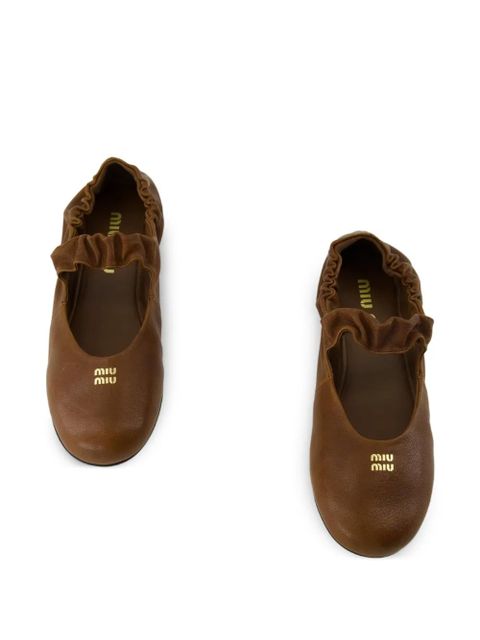Miu Miu ruched leather ballet flats - Brown