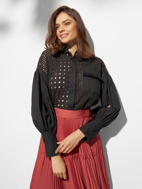SFIZIO - Czarna ażurowa koszula z bufiastymi rękawami