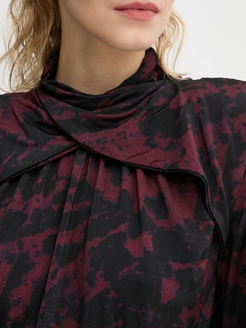 Gestuz bluzka damska kolor bordowy wzorzysta 10909578