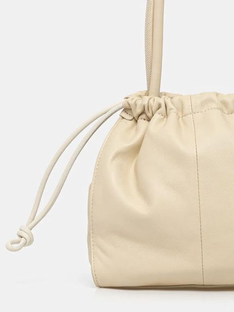 Patrizia Pepe torebka skórzana kolor beżowy 8B0251 L147 - zdjęcie produktu nr 2