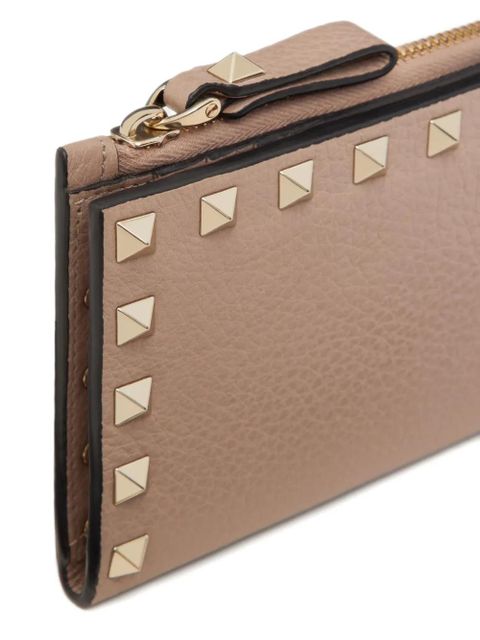 Valentino Garavani Rockstud zipped leather card holder - Neutrals