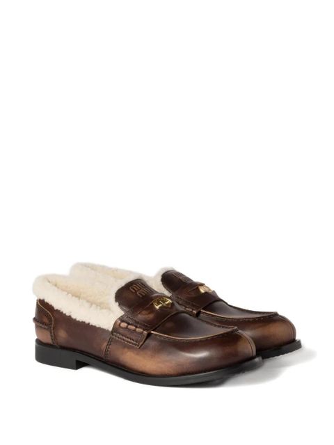 Miu Miu saddle-strap leather loafers - Brown