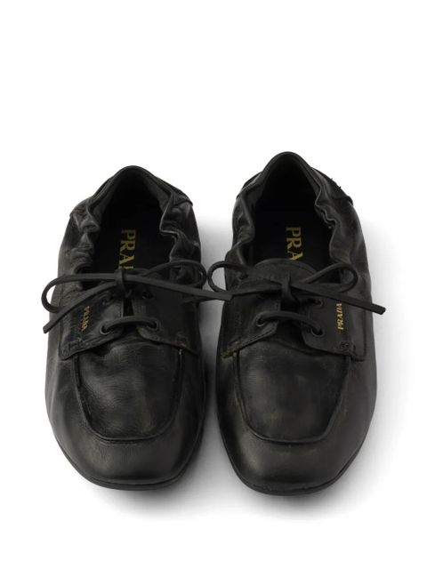 Prada shuffle antiqued-leather boat shoes - Black
