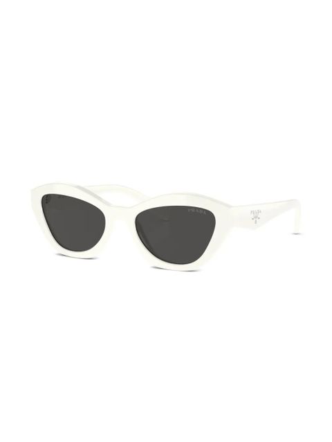 Prada Eyewear logo-lettering cat-eye sunglasses - White - zdjęcie produktu nr 2