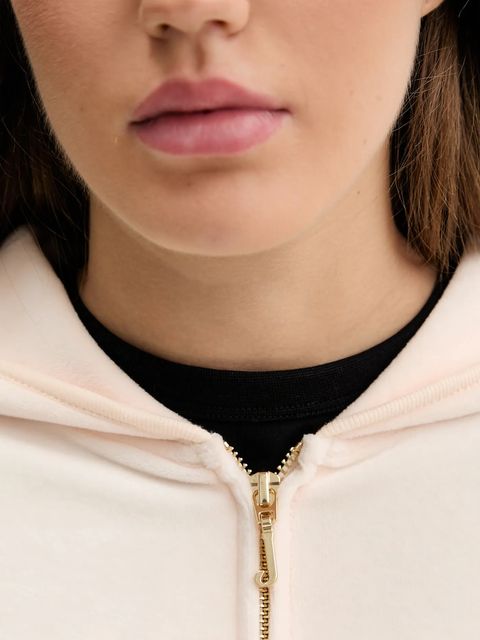 Juicy Couture bluza HERITAGE ROBYN HOODIE damska kolor beżowy z kapturem z aplikacją JCSEBJ007G
