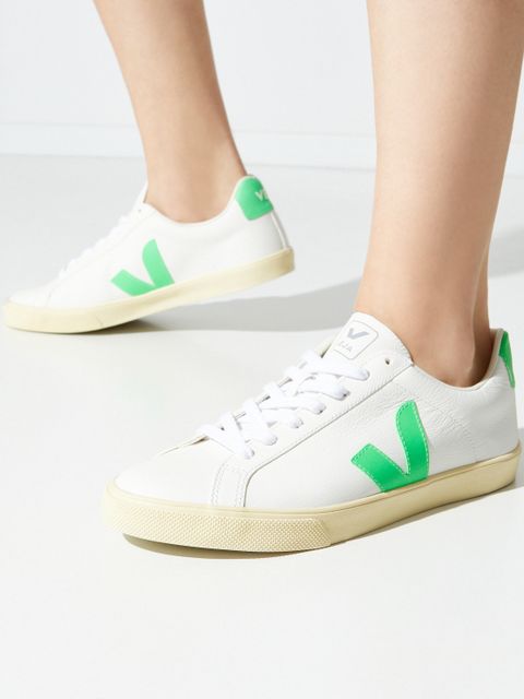 VEJA - Białe sneakersy ze skóry Esplar - zdjęcie produktu nr 1