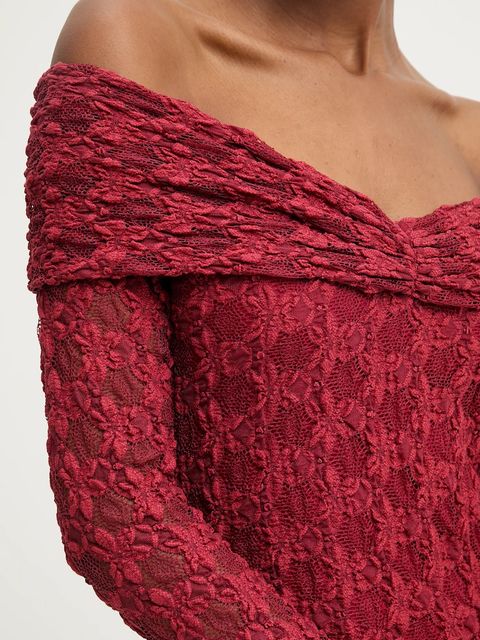 Answear.LAB sukienka kolor czerwony midi dopasowana