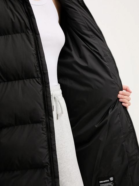 Puma kurtka kolor czarny zimowa 688384