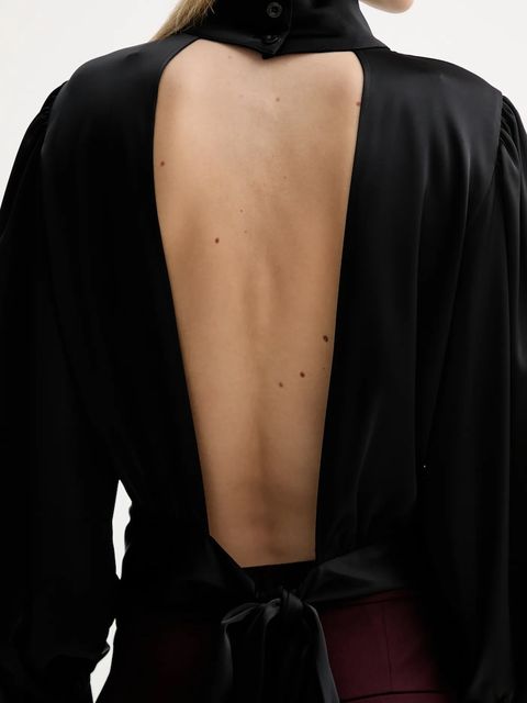 Gestuz bluzka damska kolor czarny gładka 10910803