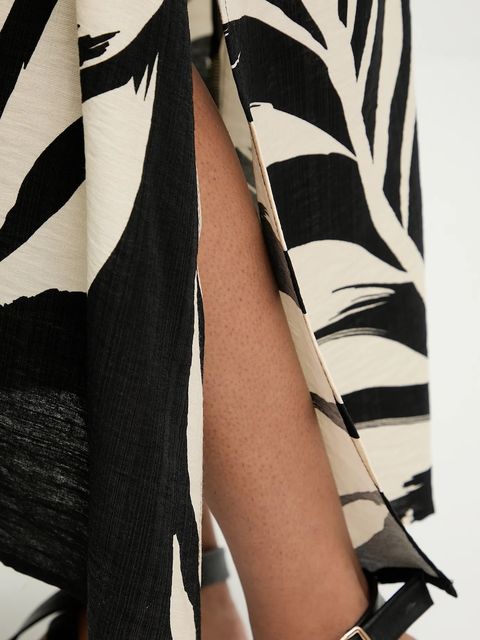 Answear.LAB sukienka kolor czarny maxi rozkloszowana