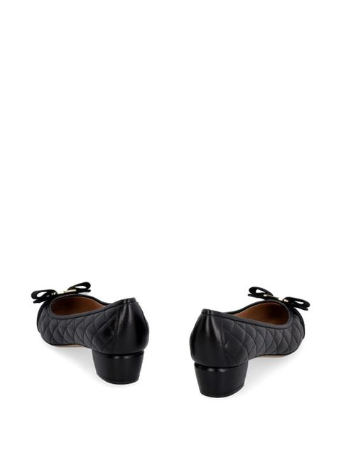 Ferragamo Ornament Vara-bow 40mm pumps - Black