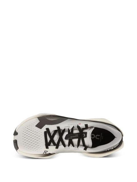 On Running Cloudboom Max sneakers - White