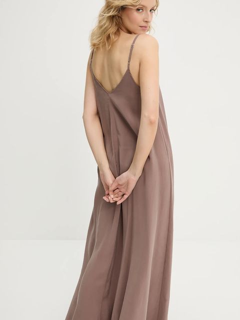 Answear.LAB sukienka kolor brązowy maxi rozkloszowana