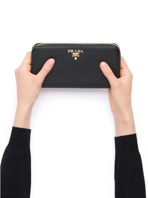 Prada large logo plaque wallet - Black