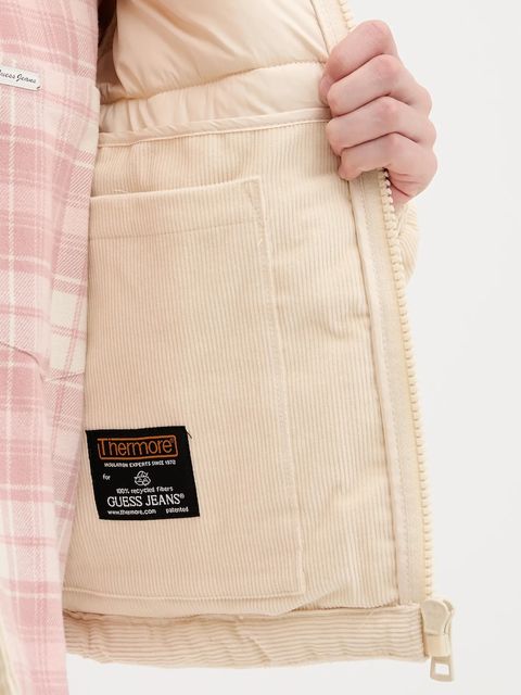 Guess Jeans kurtka sztruksowa kolor beżowy zimowa W5BL17 W2061