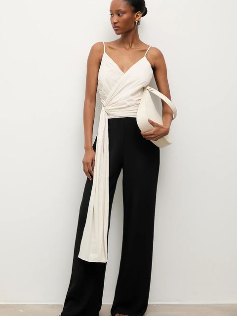 Answear.LAB kombinezon kolor biały z dekoltem w szpic - zdjęcie produktu nr 1