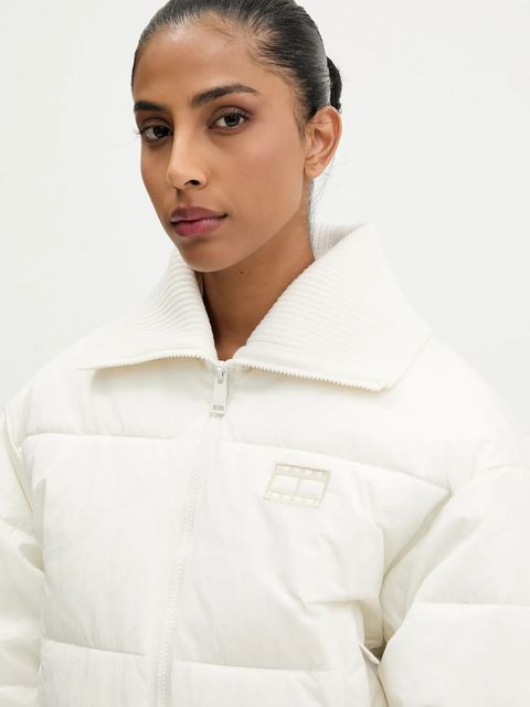 Tommy Jeans kurtka kolor beżowy zimowa oversize DW0DW21659