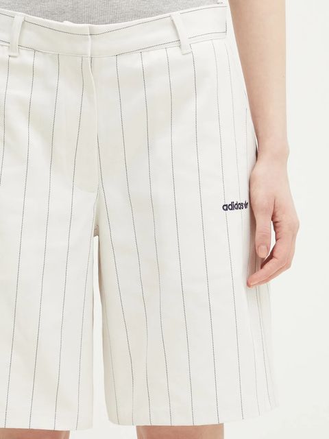 adidas Originals szorty PINSTRIPE SHORT damskie kolor beżowy wzorzyste high waist JC7684
