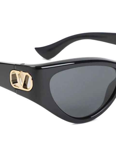 Valentino Garavani V-logo cat-eye sunglasses - Black