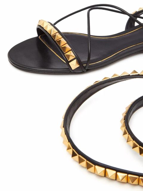 Valentino Garavani Rockstud No Limit flat sandals - Black