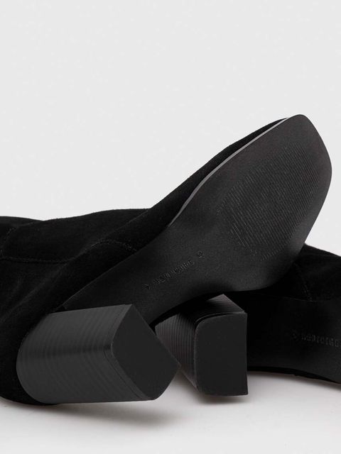 Medicine botki kolor czarny na słupku