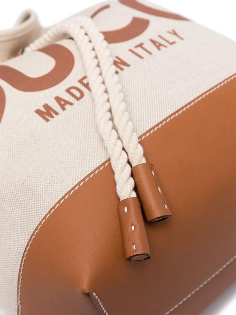 Gucci mini logo-print bucket bag - Neutrals