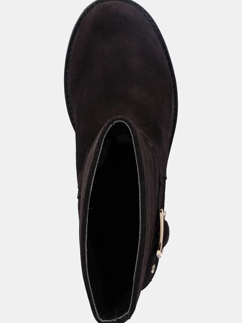 BOSS botki zamszowe Eleri damskie kolor brązowy na płaskim obcasie 50552755