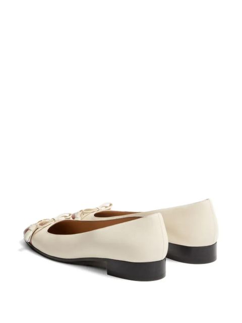 Valentino Garavani Valet Du Roi kidskin ballerinas 25mm - Neutrals
