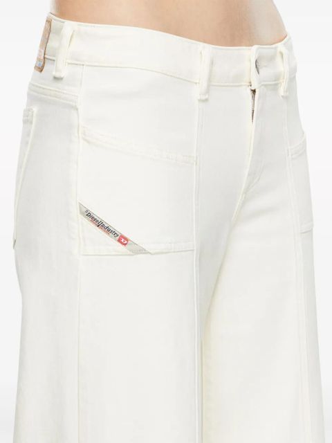 Diesel D-Akii mid-rise flared jeans - White
