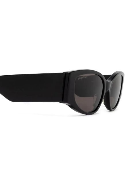 Balenciaga Eyewear logo-print cat-eye sunglasses - Black