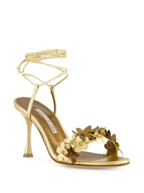 Manolo Blahnik flower-embellished high-heel sandals - Gold - zdjęcie produktu nr 2