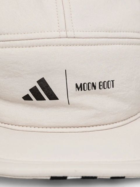 adidas czapka z daszkiem x Moon Boot kolor beżowy z nadrukiem JE1944